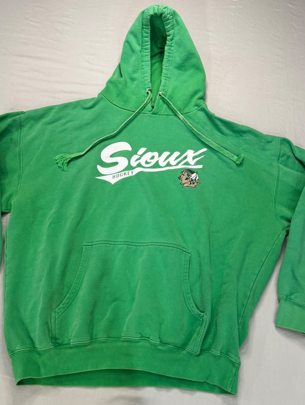 Old Varsity Brand Sioux Hockey Hoodie Mens XL Green Native American Y2K